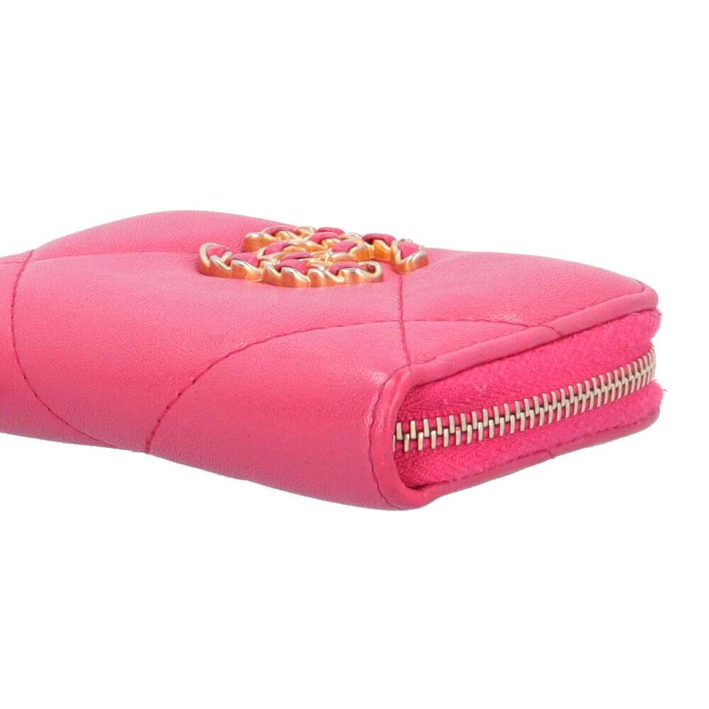 CHANEL Pink Lambskin Leather Wallet - Picture 7 of 10